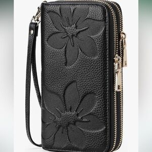 Black wristlet wallet from Amazon -like new!